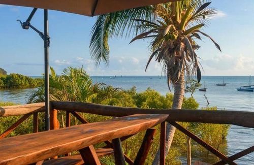 Vilanculos Cabin | 240 m² Lodge ∙ 7 bedrooms ∙ 14 guests
