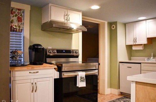 East Haven  Rutland County House | 2400sq.ft of relaxation. Only 7-10 Miles from Killington and Pico
