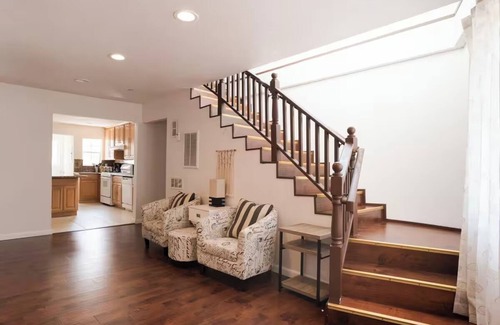 Oakland House | 2402 - 4B3B Gated House near Zoo Coliseum FWY BART