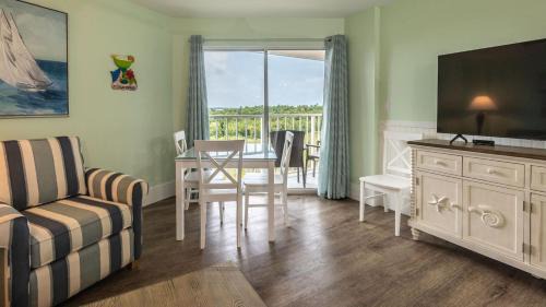 Tavernier Apartment | 2405 Ocean Pointe Suites