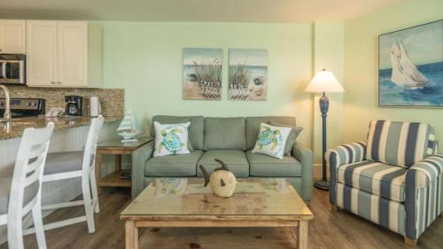 Tavernier Apartment | 2405 Ocean Pointe Suites