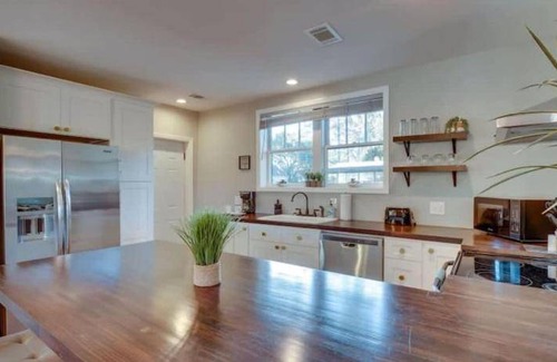 Thunderbolt House | 244 m² House ∙ 1 bedroom ∙ 14 guests