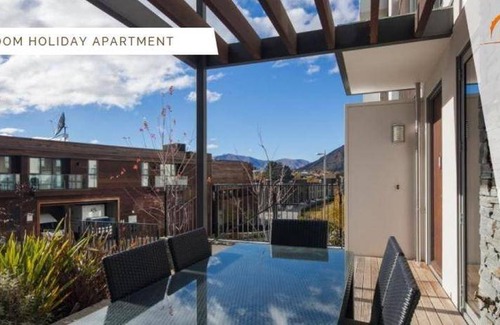 Kelvin Heights Apartment | 248 m² Apartment ∙ 3 bedrooms ∙ 12 guests