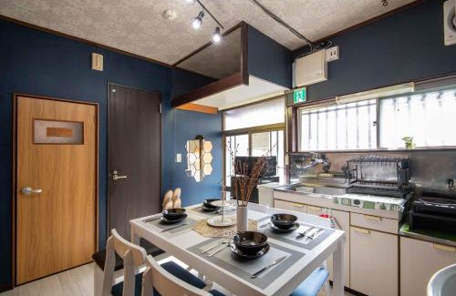 Higashikasai Apartment | 25年フルリノベ 7月新オープン 最大8人 貸切 葛西駅徒歩12分 3ベッドルーム 46平米でご家族最適