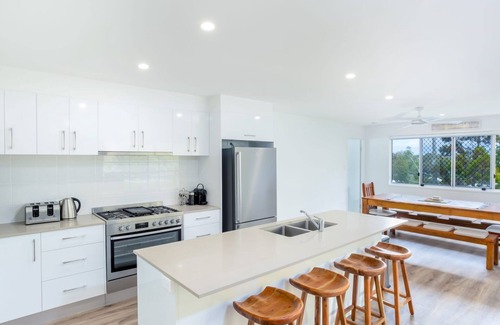 Rainbow Beach House | 25 Cooloola Drive - Rainbow Beach. Stunning, Modern, Open Plan Beach House. Wifi.