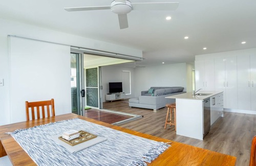 Rainbow Beach House | 25 Cooloola Drive - Rainbow Beach. Stunning, Modern, Open Plan Beach House. Wifi.