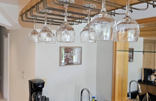 Richmond Hill House | 25% Fall OFF, Luxury 3 Bdrms, 2 Baths, 2 Prk
