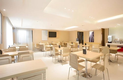 Qingxiu Hotel | 25 m² Hotel ∙ 3 bedrooms ∙ 4 guests