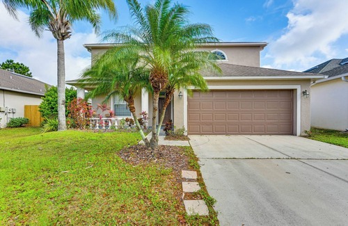 Land O' Lakes House | 25 Mi to Tampa: Family Home w/Large Yard!