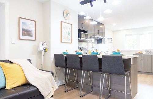 Cooksville Apartment | 25 mins to Toronto. 5 mins to Trillium Hospital. Quiet, friendly neighbourhood