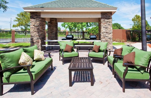 Airport North Condo | 25 Minutes to Disney World + Universal Orlando | Fully-Equipped Suite Close to Airport