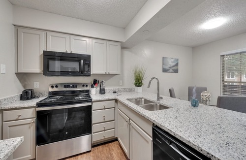 Irving Apartment | 25% OFF New 1BD - Pool - DFW South -183/161 - Irving I010