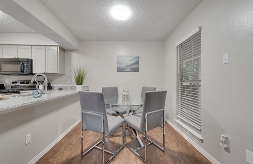 Irving Apartment | 25% OFF New 1BD - Pool - DFW South -183/161 - Irving I010
