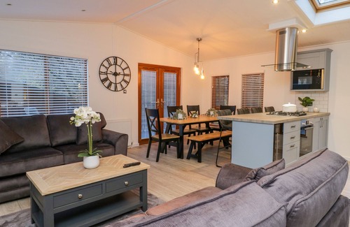 Troutbeck Bridge Cottage | 25 THIRLMERE, pet friendly, with pool in Troutbeck Bridge