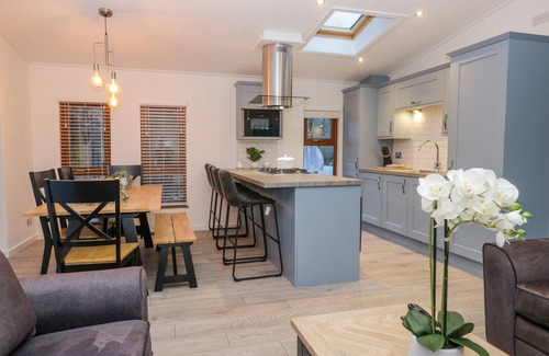 Troutbeck Bridge Cottage | 25 THIRLMERE, pet friendly, with pool in Troutbeck Bridge