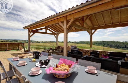 Pinay Cottage | 250 m² Cabin ∙ 4 bedrooms ∙ 12 guests