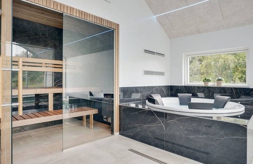 Blavand House | 250 m² House ∙ 1 bedroom ∙ 14 guests
