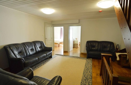 Beauraing House | 250 m² House ∙ 8 bedrooms ∙ 16 guests