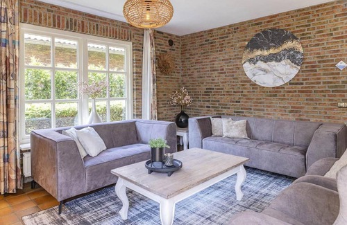 Losser House | 250 m² House ∙ 8 bedrooms ∙ 16 guests