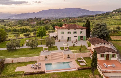 Macchino Villa | 250 m² Villa ∙ 3 bedrooms ∙ 6 guests