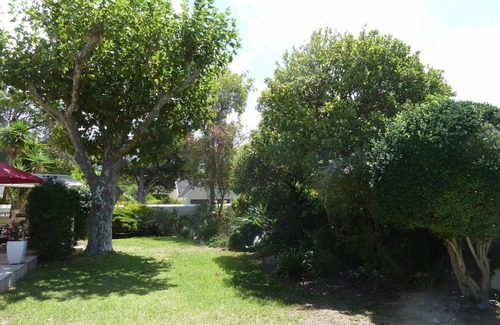 Lakeside Villa | 250 m² Villa ∙ 3 bedrooms ∙ 6 guests