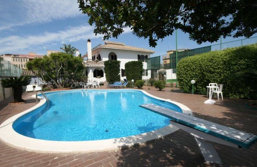 Quartu Sant'Elena Villa | 250 m² Villa ∙ 5 bedrooms ∙ 10 guests