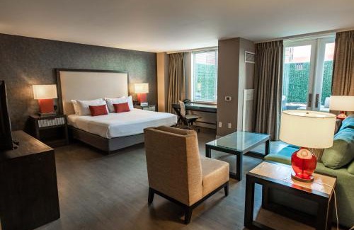 West End Apartment | 2500 Penn, a Placemakr Experience