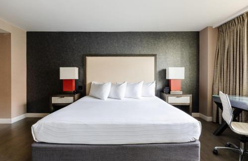 West End Apartment | 2500 Penn, a Placemakr Experience