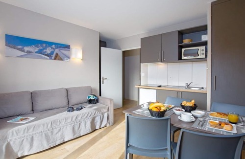Pra Loup Apartment | 250m from resort center, balcony, parking, tv, ski locker, 35m², Pra Loup