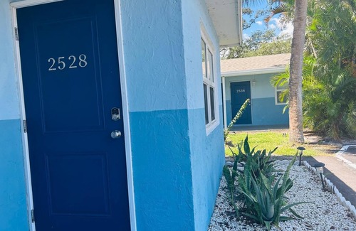 Tropic Apartment | 2528 Renovated Studio Near The Beach