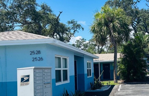Tropic Apartment | 2528 Renovated Studio Near The Beach
