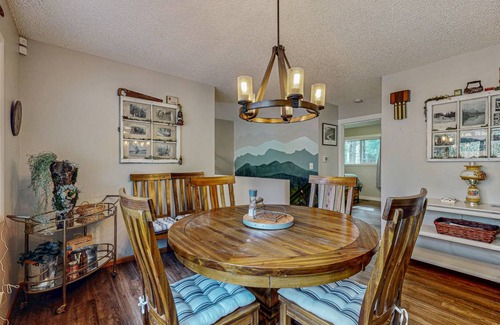 Stevenson House | 259 m² House ∙ 3 bedrooms ∙ 10 guests