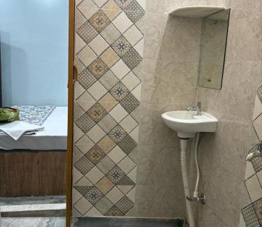 Mukundapur House | 25th Lantern Guest House