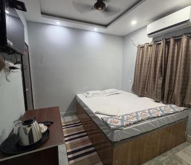 Mukundapur House | 25th Lantern Guest House