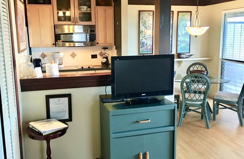 Punaluu Condo | #26 1 King Bed/1 Bath with Sofa Sleeper and Ocean View