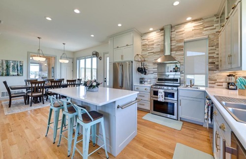 Weston House | 26-Acre Pilot Point Ranch Home with Pool and Mini Golf