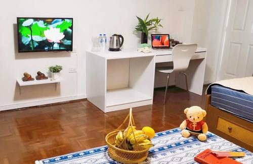 Wat Ket Apartment | 26 condo with pool opposite the train station, near old city and Nimman
