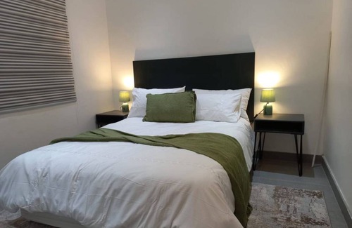 Gweru House | 260 m² House ∙ 4 bedrooms ∙ 8 guests