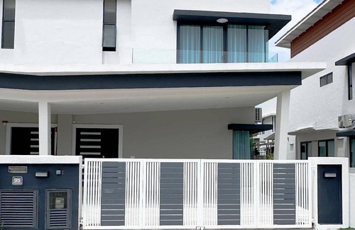 Lumut Villa | 260 m² Villa ∙ 4 bedrooms ∙ 9 guests