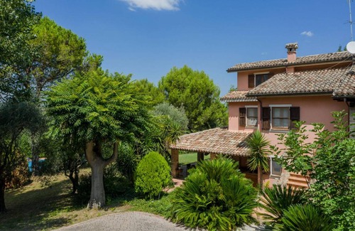Castelfidardo Villa | 260 m² Villa ∙ 3 bedrooms ∙ 9 guests