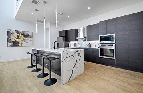 West Dallas House | 261 m² House ∙ 5 bedrooms ∙ 12 guests