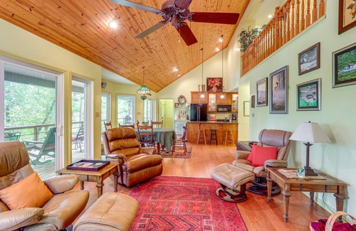 Mammoth Spring House | 262 m² House ∙ 4 bedrooms ∙ 10 guests