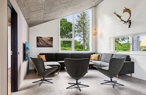 Fjellerup House | 268 m² House ∙ 7 bedrooms ∙ 22 guests