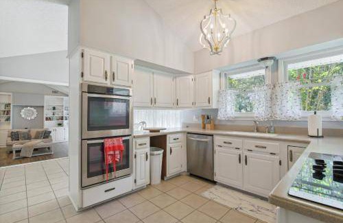 Olive Branch House | 268 m² House ∙ 4 bedrooms ∙ 10 guests