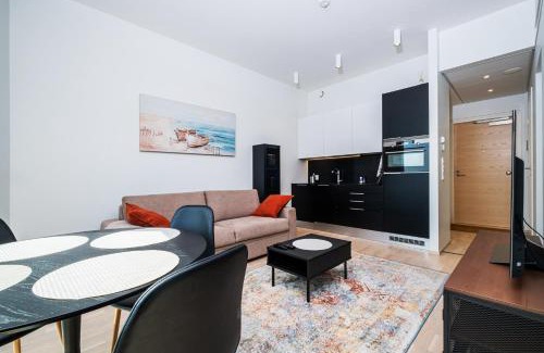 Kallio Apartment | 26th Floor Helsinki High Point 1 BDR Apartment with City View