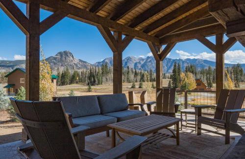 Purgatory House | 27 Meadowview Circle