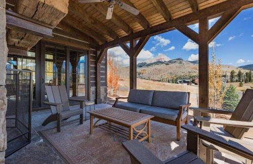 Purgatory House | 27 Meadowview Circle