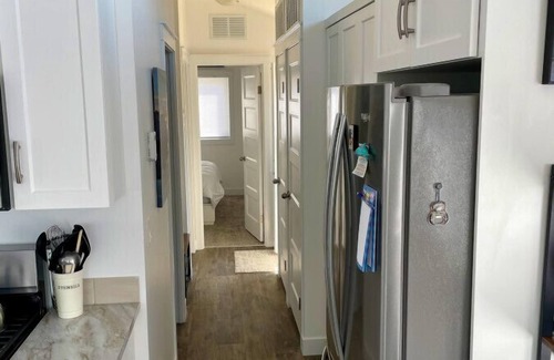 Regional District of Mount Waddington Cottage | 27 - On The Rocks Cottage By The Sea at Alder Bay