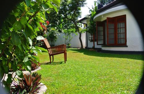 Colombo 05 Bed & Breakfast | "27" Spathodea- Oasis in the City