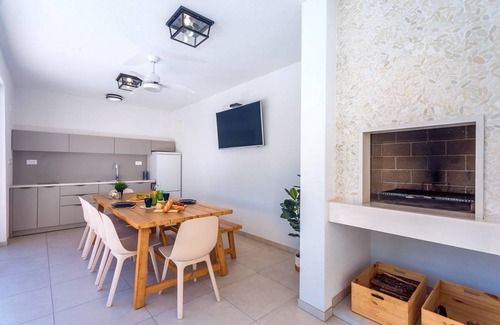 Omis Villa | 270 m² Villa ∙ 5 bedrooms ∙ 10 guests